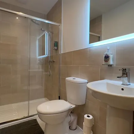 1 Bed Close To Arena Sleeps Up To 4 People F6